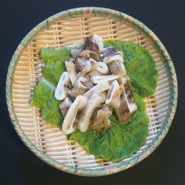 三印三浦水産)スルメイカリング耳込 1kg【旧商品 571856 からの切り替え】